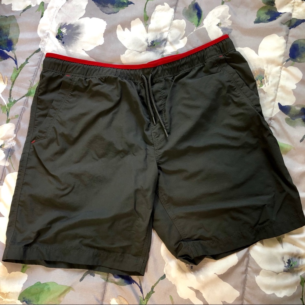 The North Face - Men's Gray With Red TrimShorts XL